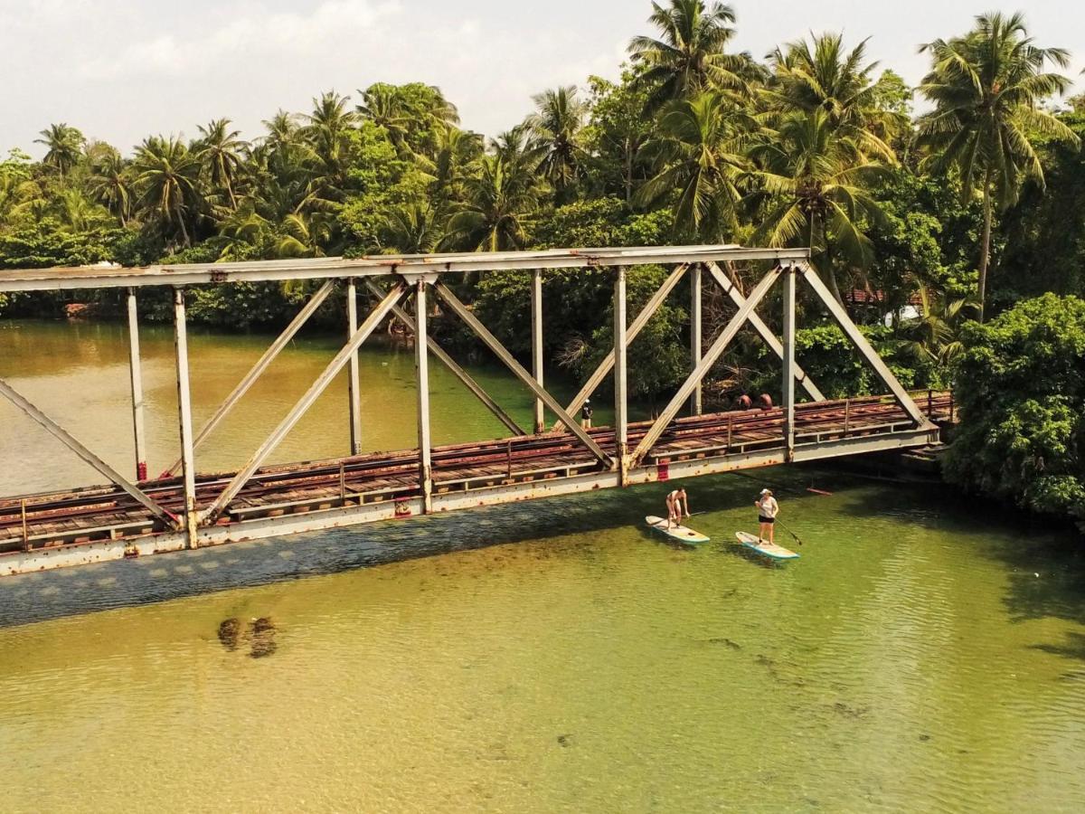 Circus Lagoon Hideaway Bed and Breakfast Dodanduwa Esterno foto